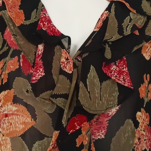 Chico’s long sleeved floral print Blouse - Picture 2 of 7